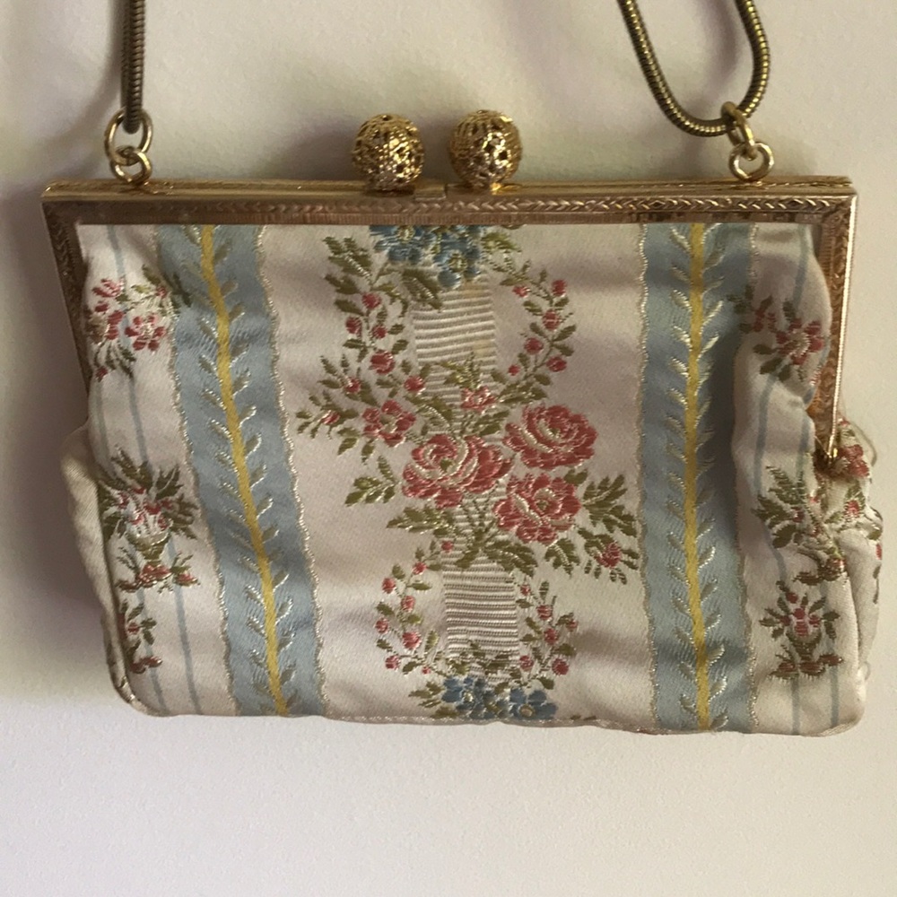 Vintage floral kisslock purse handbag